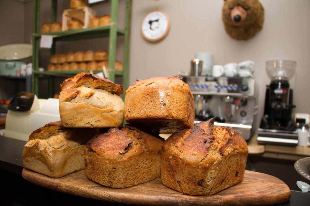 The Bear Bread Bakery B&B, Ensuite Rooms Above The Bakery, Colyton Exteriör bild