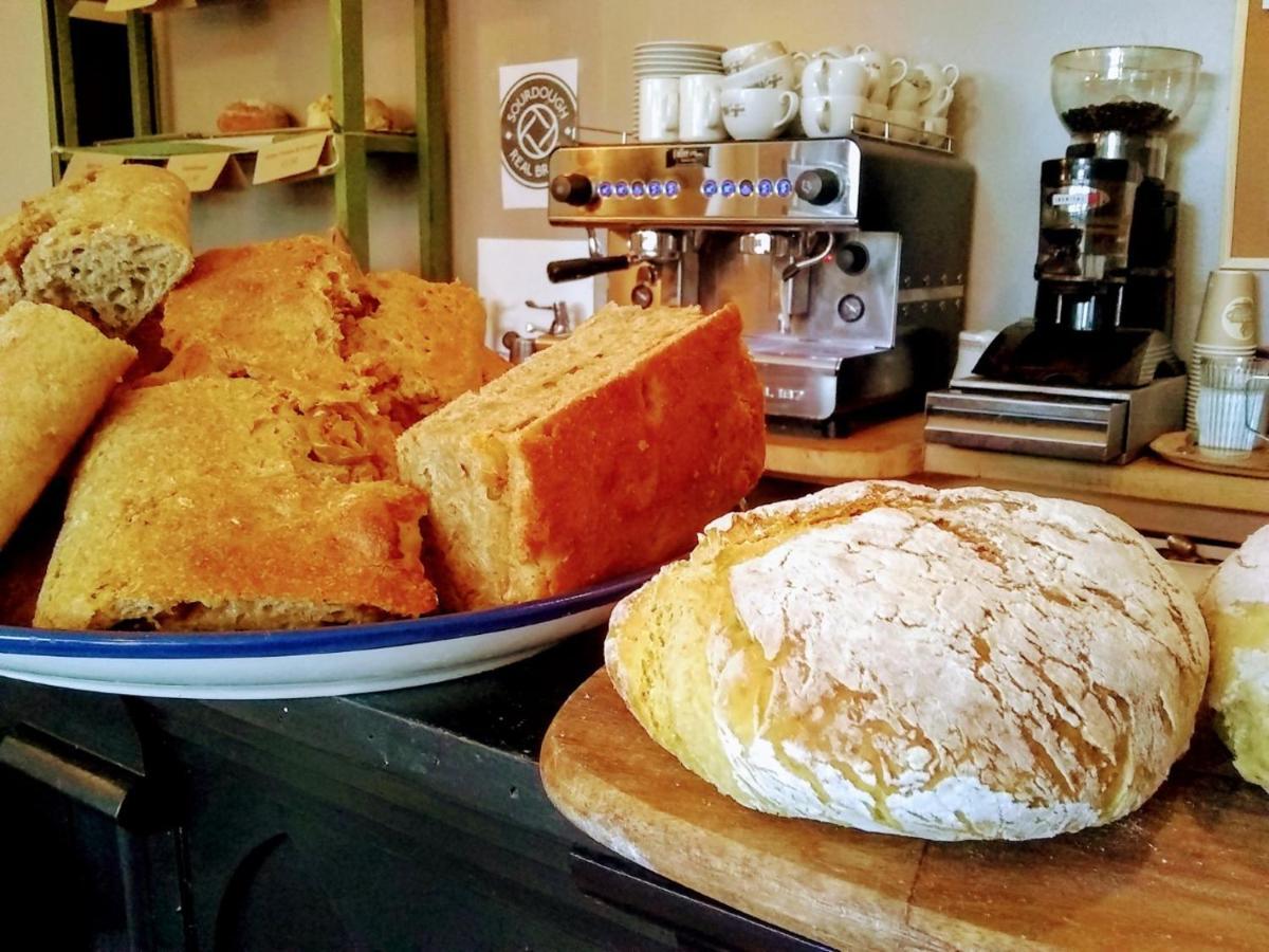 The Bear Bread Bakery B&B, Ensuite Rooms Above The Bakery, Colyton Exteriör bild
